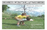 Pieter in Albanië 2.pdf · NK tijdens de distriktskampioenschappen in 2006. Hij werd 2e. Hij werpt een van zijn aardsrivalen met een spetter van een uchi-mata. Bij toeval liep er