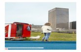 afb. 15 / Renée Rooijmans op het dak van de Hofbogen (foto ... · portfolio. 29. Impressie dakdorpen Rotterdam. Het Dakdorpen project kreeg voor het eerst vorm bij het Circulair